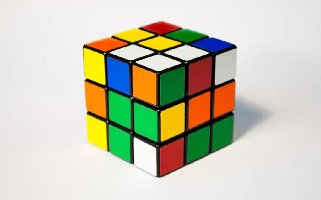 Goochelaar met Rubiks Kubus